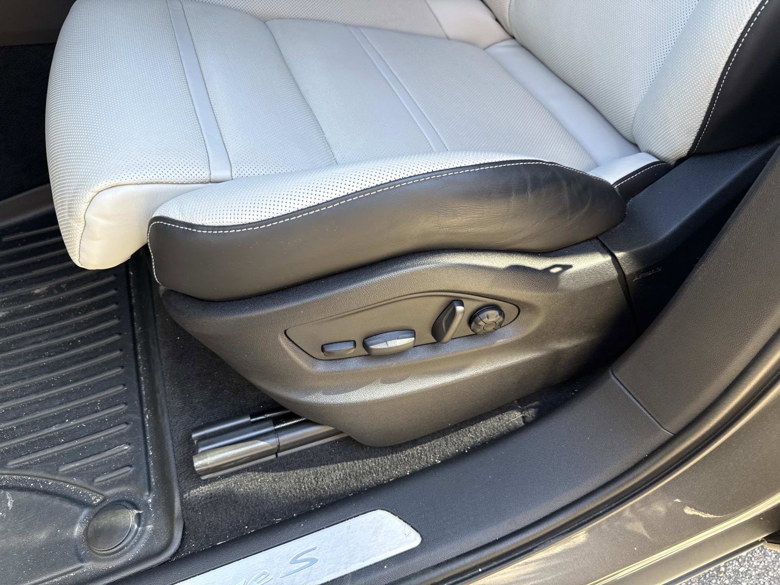 Certified 2024 Porsche Cayenne S image 22