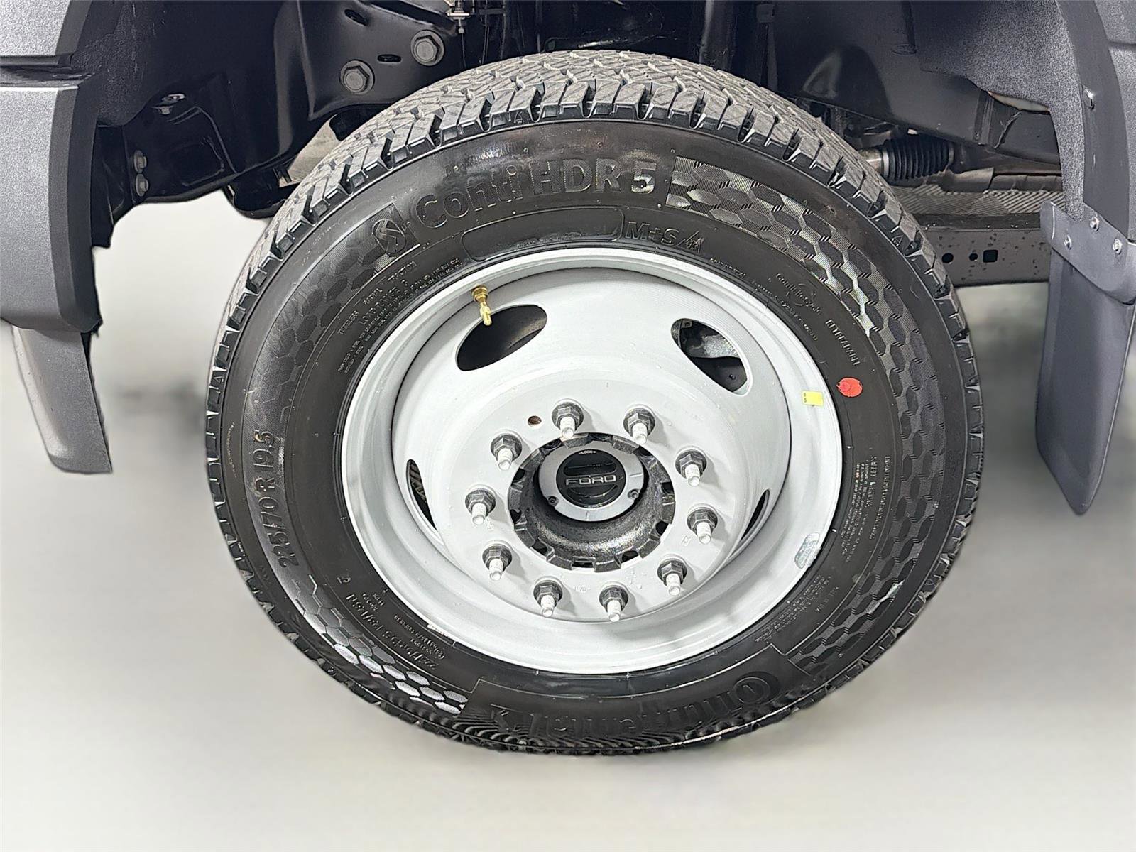 New 2026 Ford F550 4x4 Regular Cab Super Duty w/ XL Chrome Package image 27