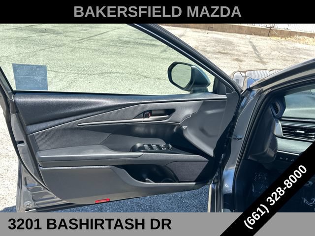 Used 2025 Toyota Camry SE FWD image 13
