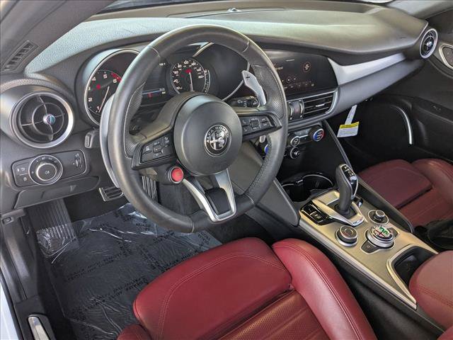 Used 2023 Alfa Romeo Giulia Veloce RWD image 10