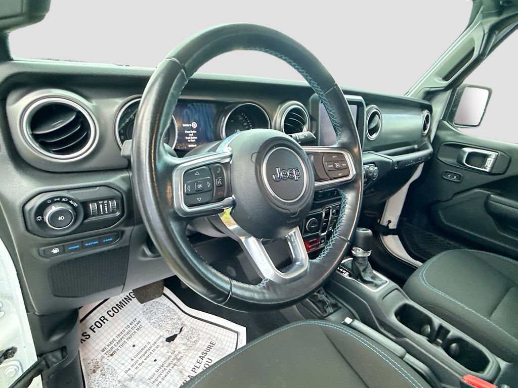 Used 2022 Jeep Wrangler Unlimited Rubicon 4xe AWD/4WD image 13
