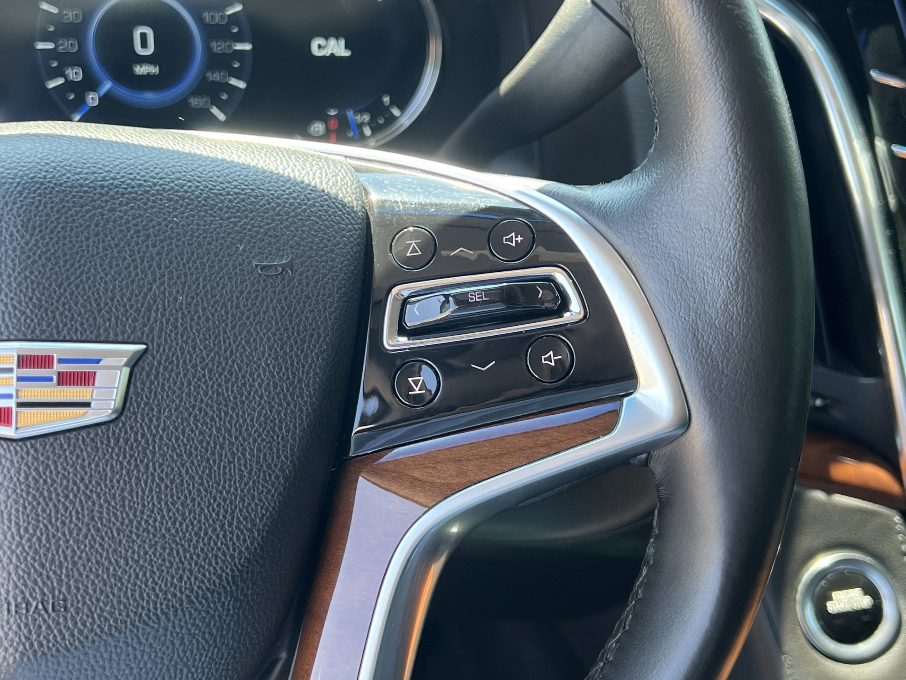 Used 2016 Cadillac Escalade Luxury AWD/4WD image 13