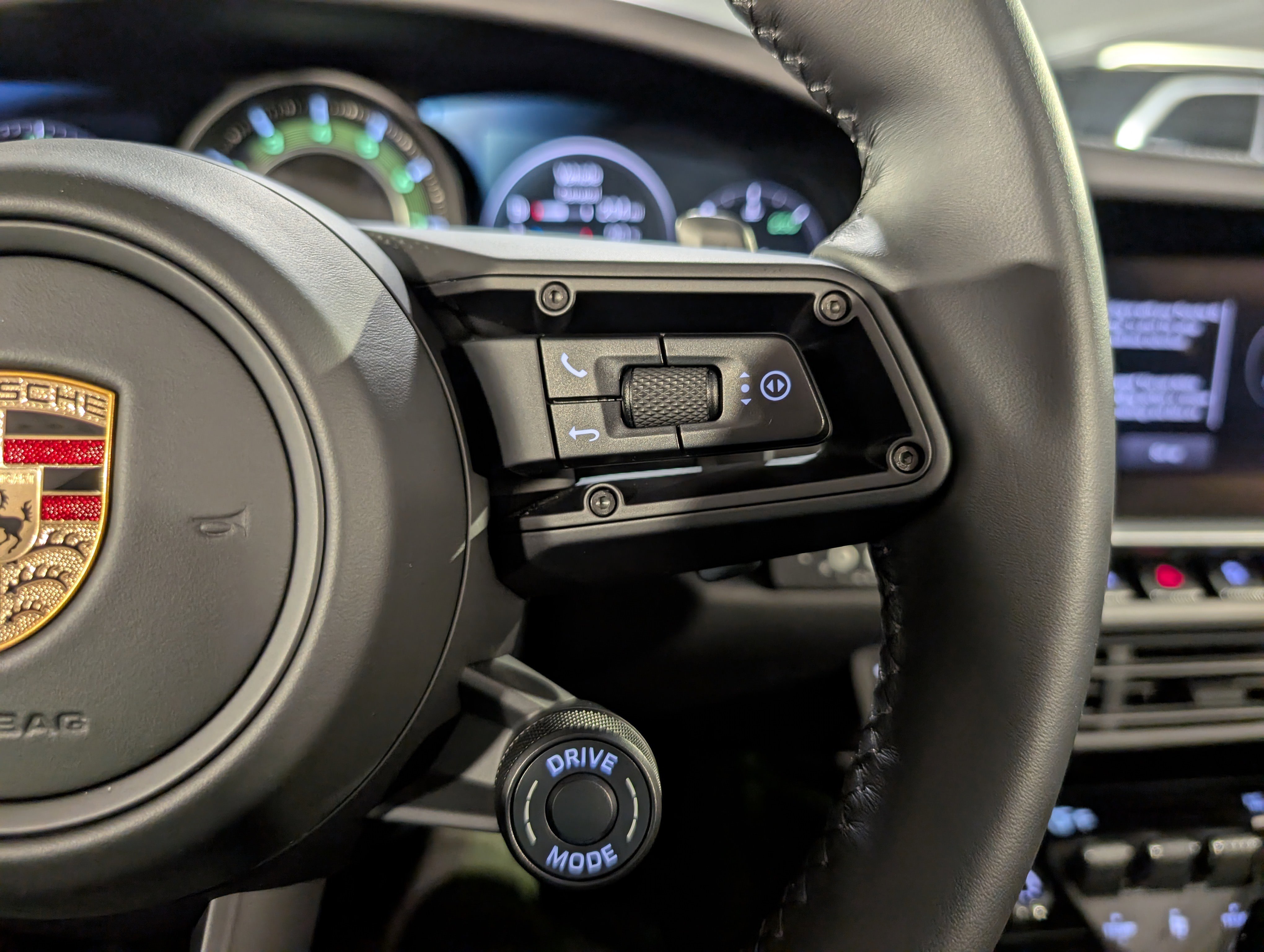 Certified 2024 Porsche 911 Targa 4S image 33