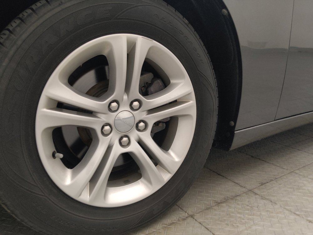 Used 2019 Dodge Charger SXT RWD image 31