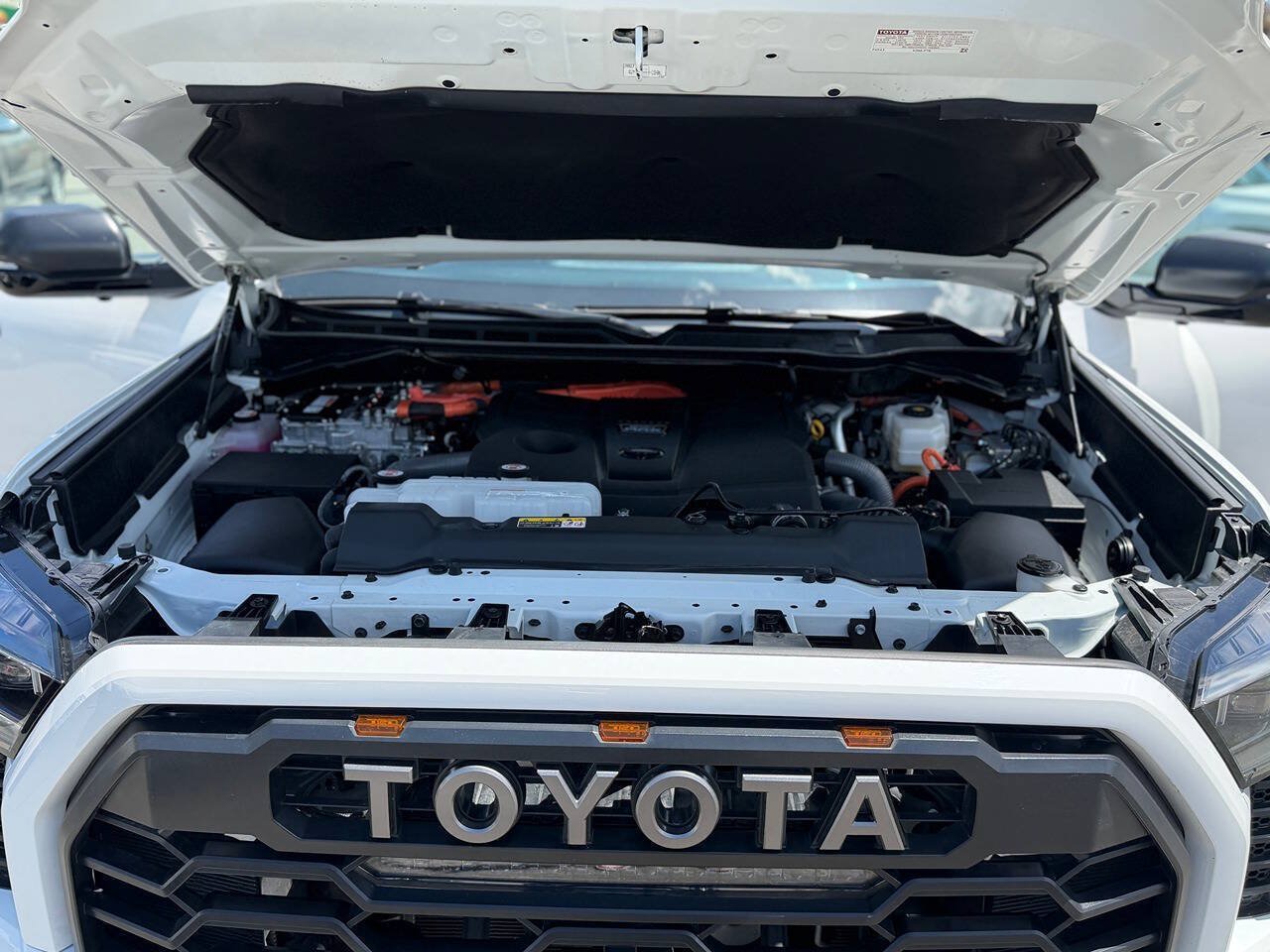 Used 2025 Toyota Tundra TRD Pro w/ Tow Tech Package AWD/4WD image 17
