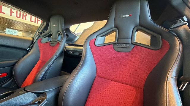 Used 2019 Nissan 370Z NISMO RWD image 11
