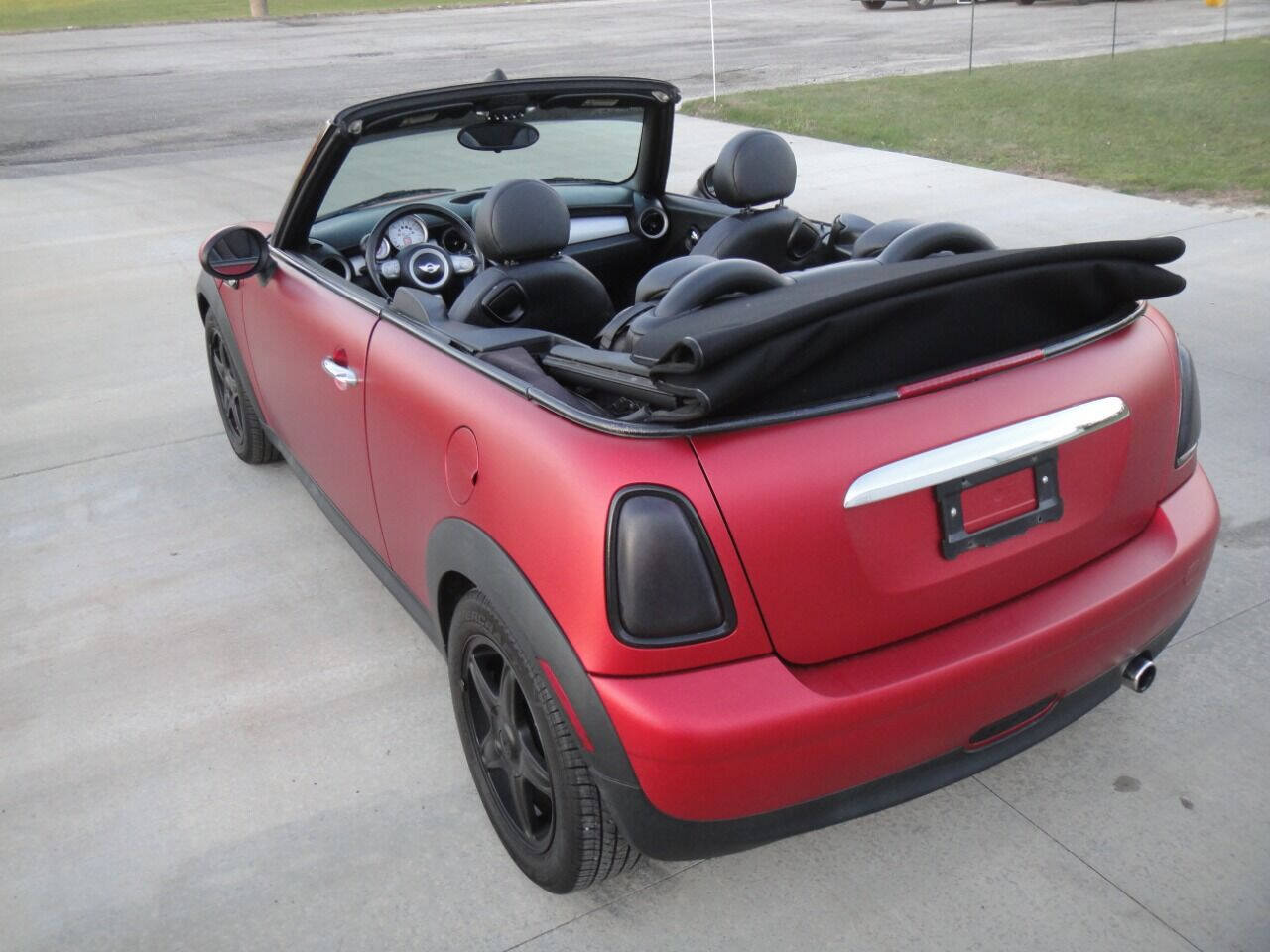 Used 2010 MINI Cooper Convertible FWD image 6