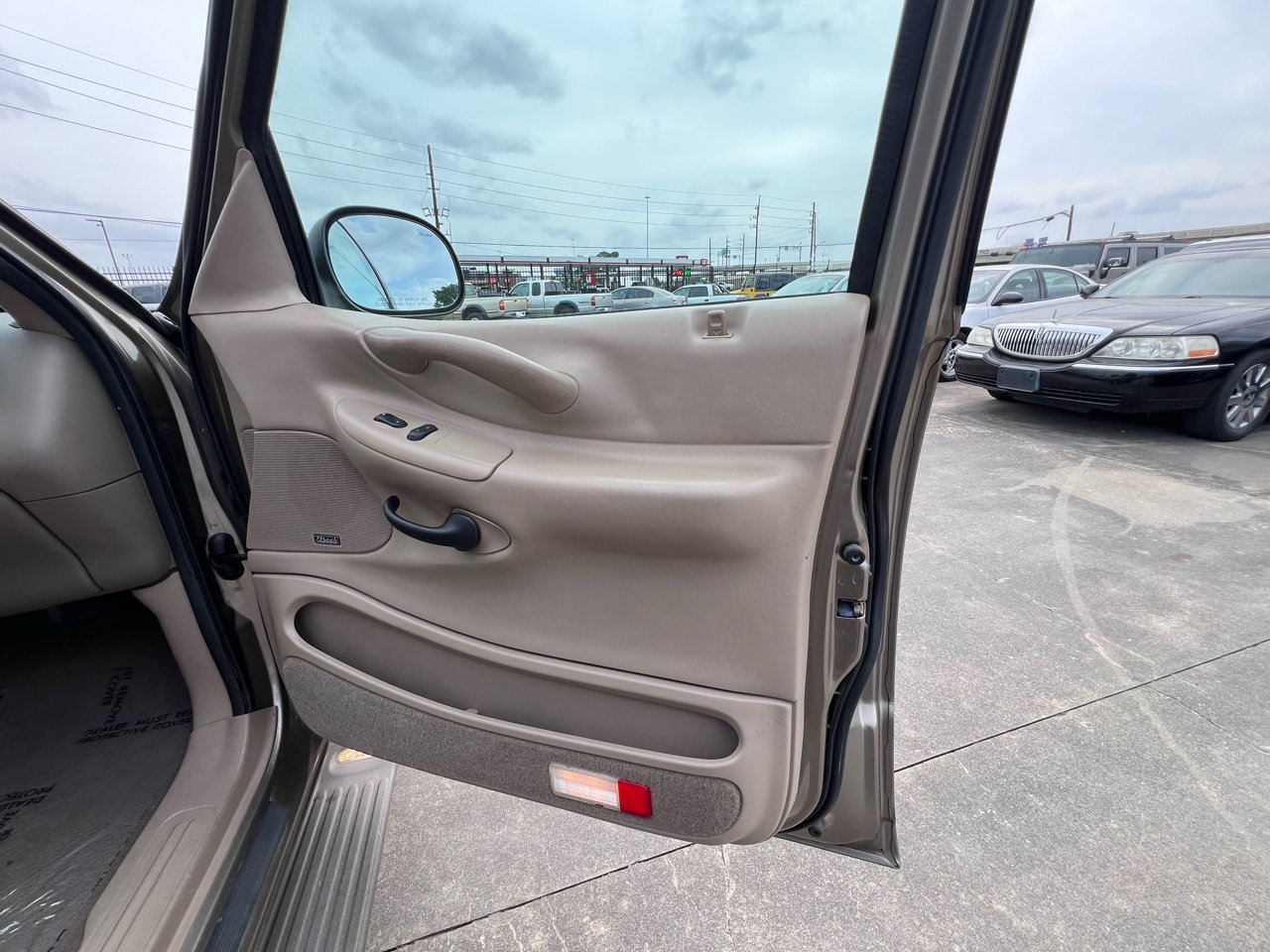 Used 2002 Ford Expedition Eddie Bauer image 38