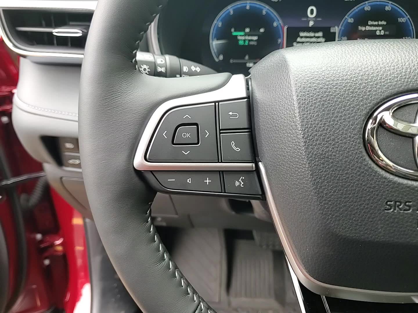 New 2025 Toyota Highlander Platinum image 14