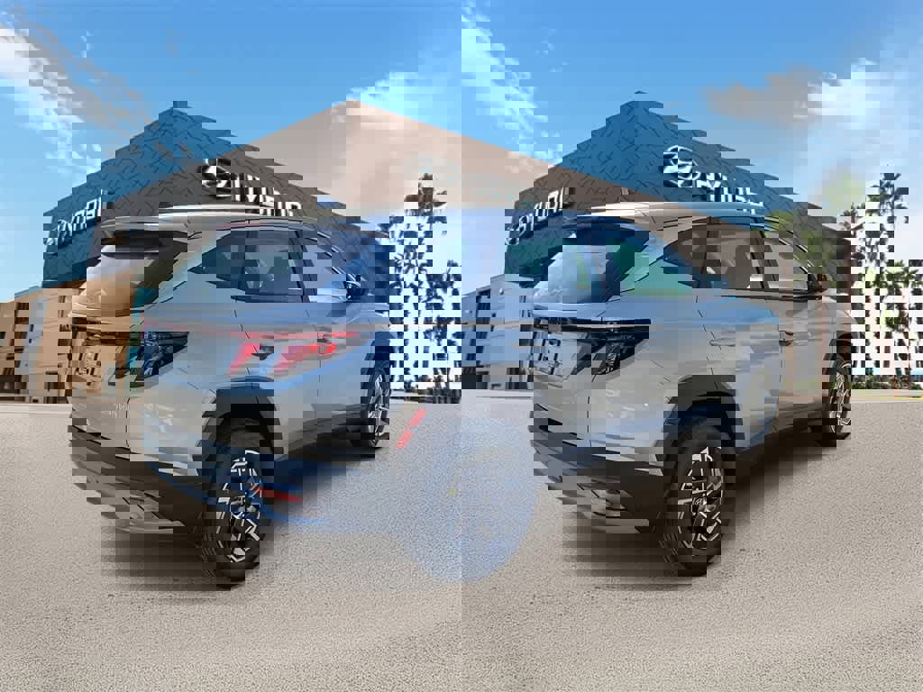 New 2026 Hyundai Tucson Blue SE image 3