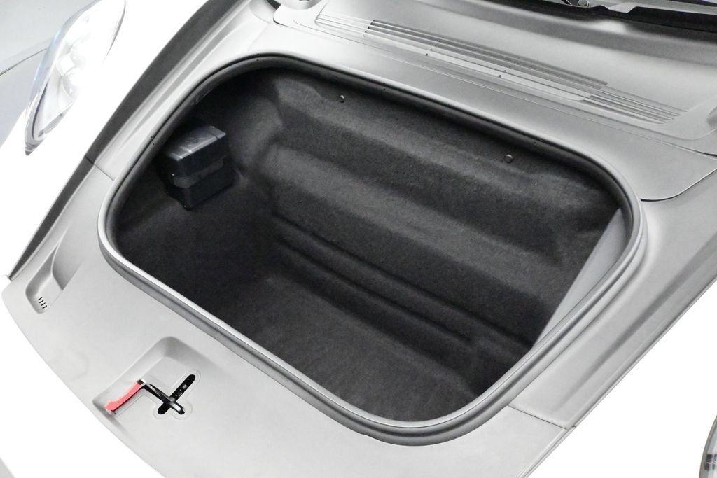 Certified 2026 Porsche 911 Targa 4 GTS AWD/4WD image 18