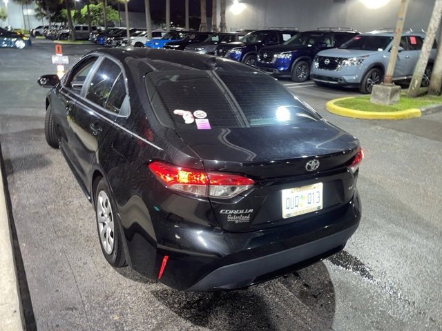 Used 2021 Toyota Corolla LE image 10
