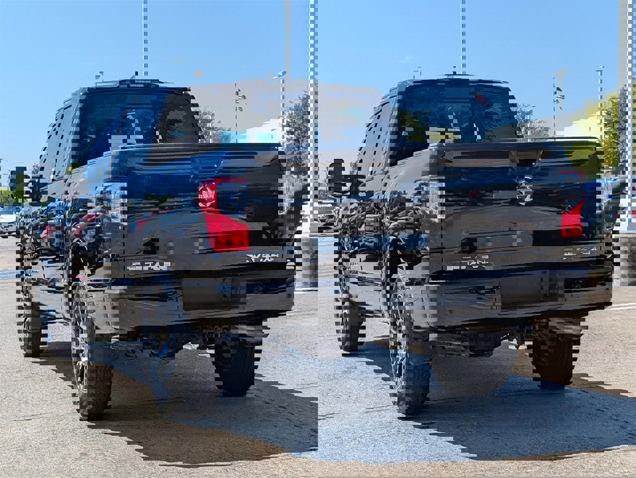 Certified 2024 Nissan Titan SV w/ SV Convenience Package image 4