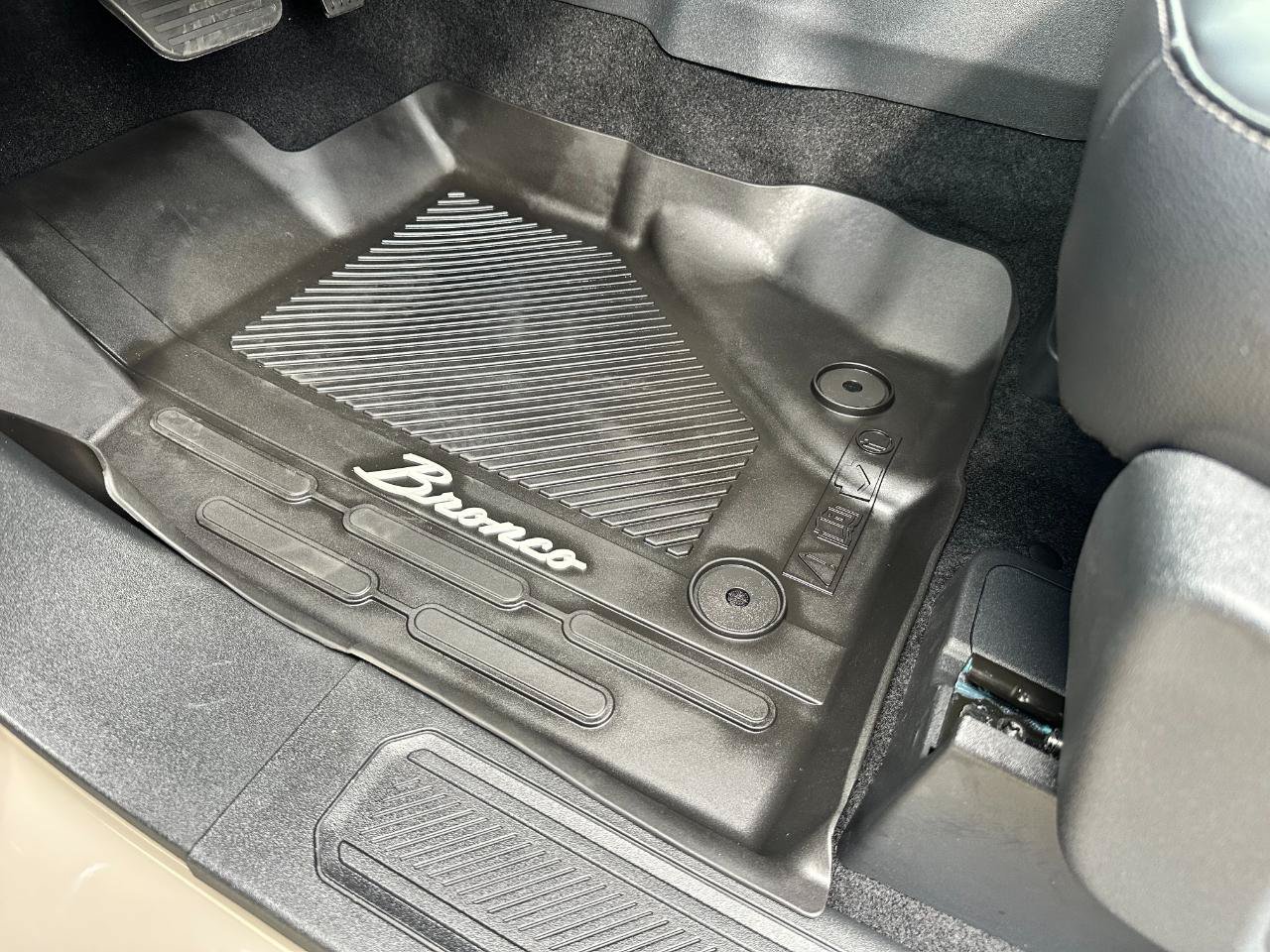 Used 2026 Ford Bronco Outer Banks AWD/4WD image 13