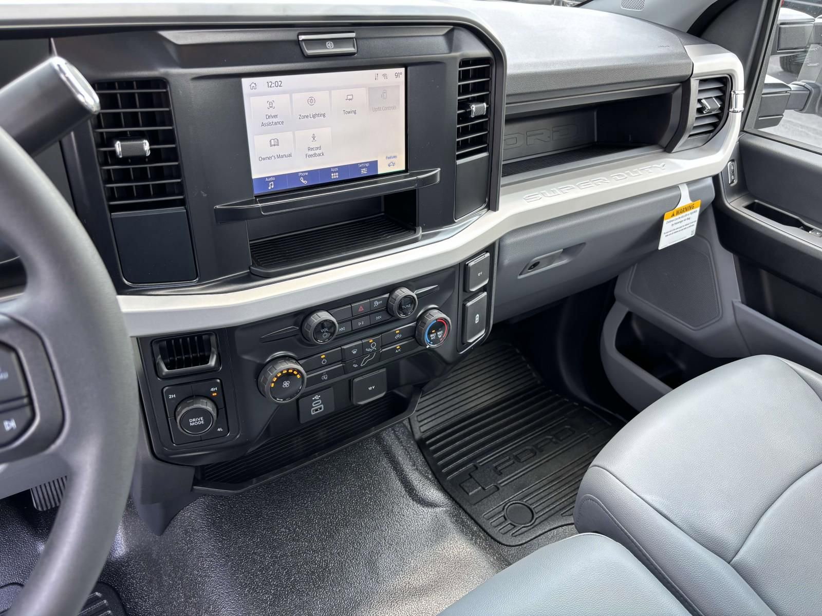 New 2025 Ford F550 4x4 Regular Cab Super Duty image 15