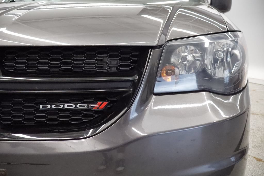 Used 2018 Dodge Grand Caravan SE FWD image 9