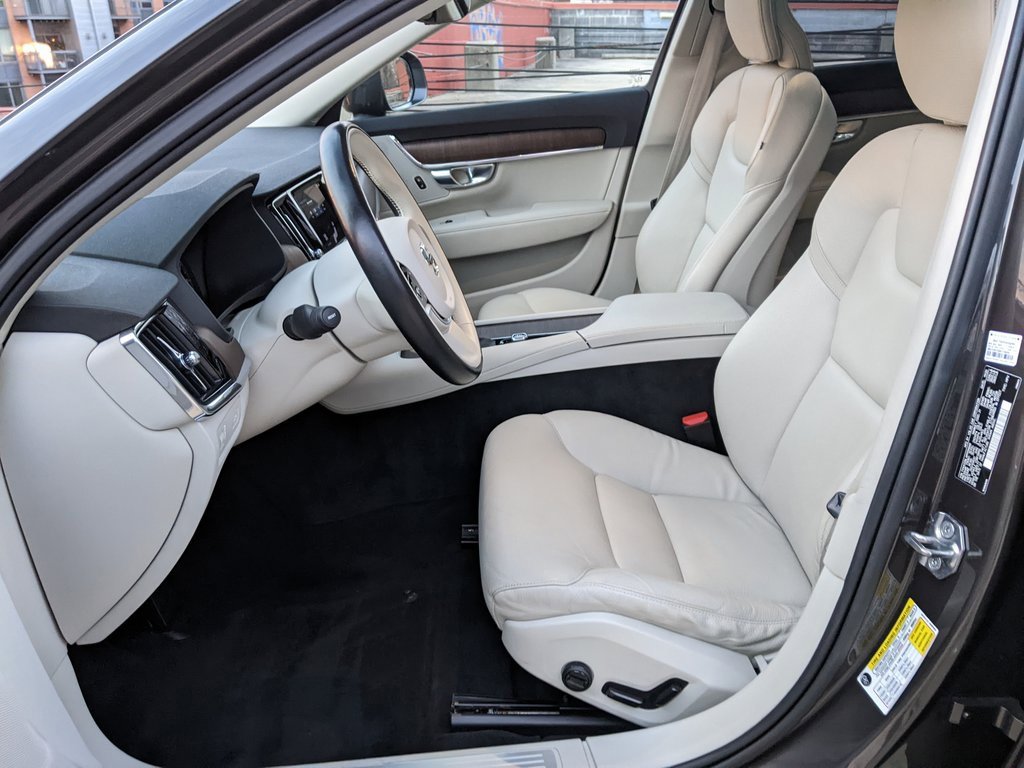 Used 2021 Volvo V90 T6 Cross Country w/ Climate Package image 11