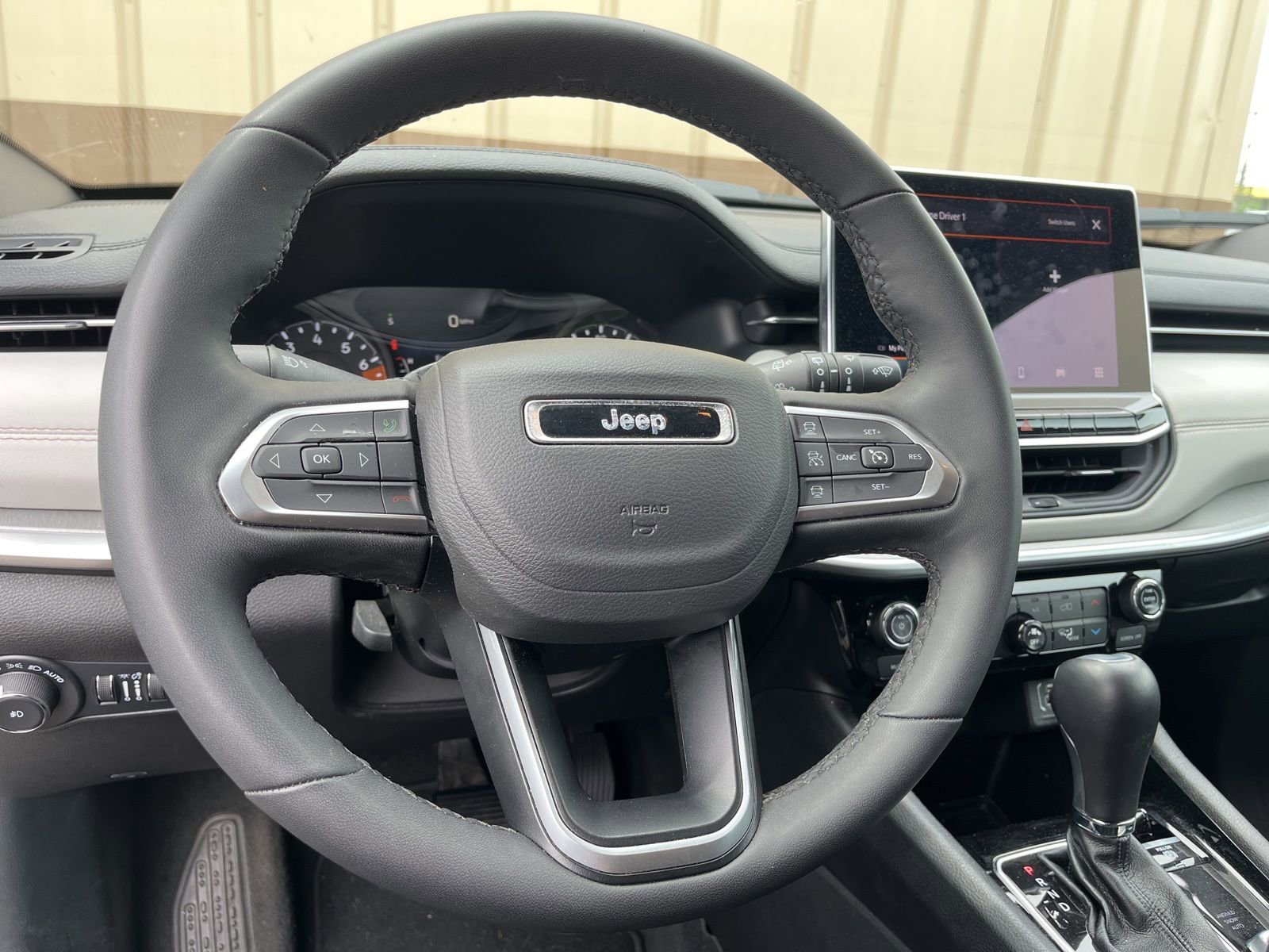Used 2025 Jeep Compass Limited AWD/4WD image 13