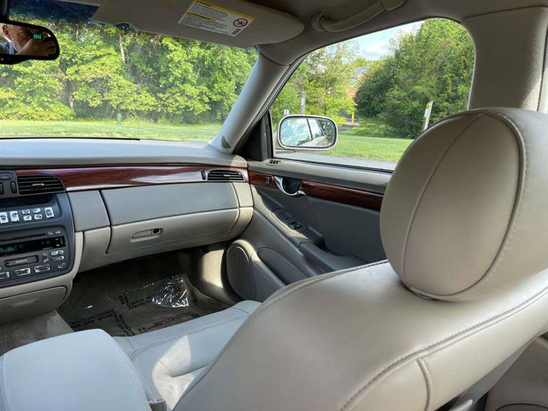 Used 2003 Cadillac De Ville w/ Comfort & Convenience Package FWD image 70