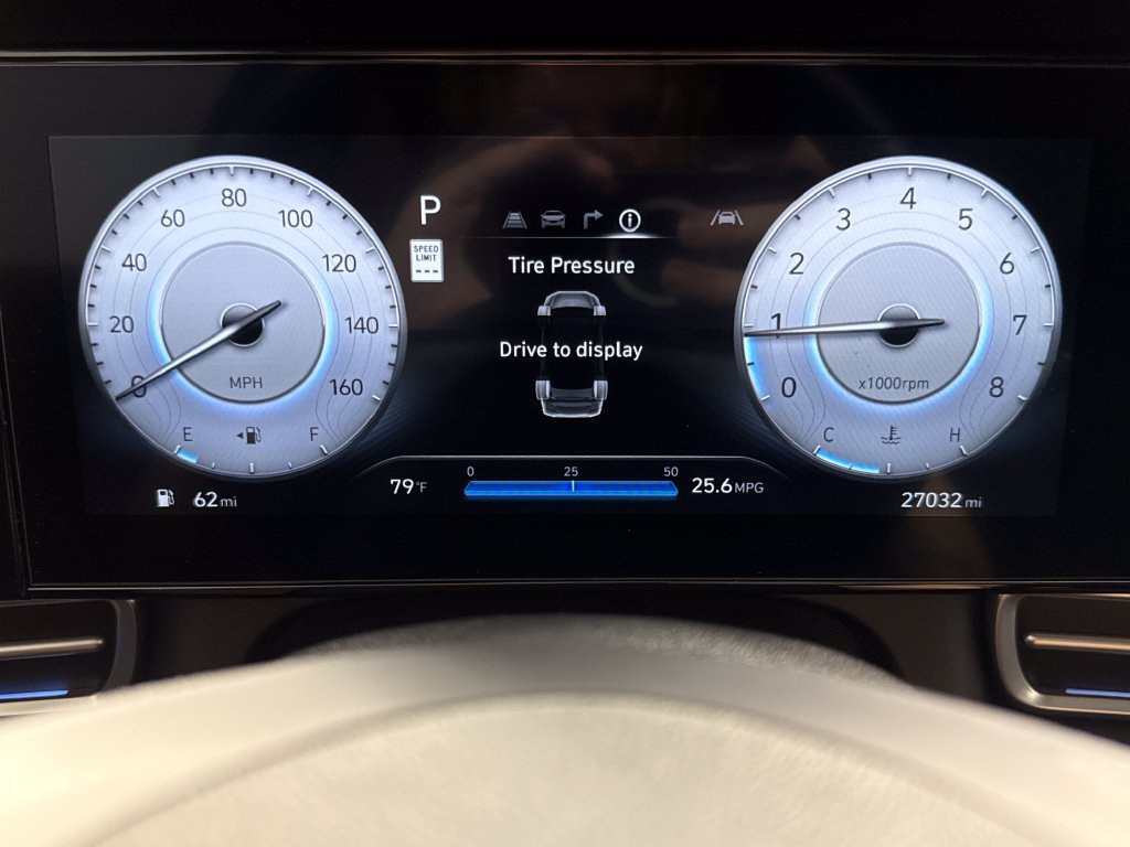 Certified 2025 Hyundai Elantra Limited FWD image 20