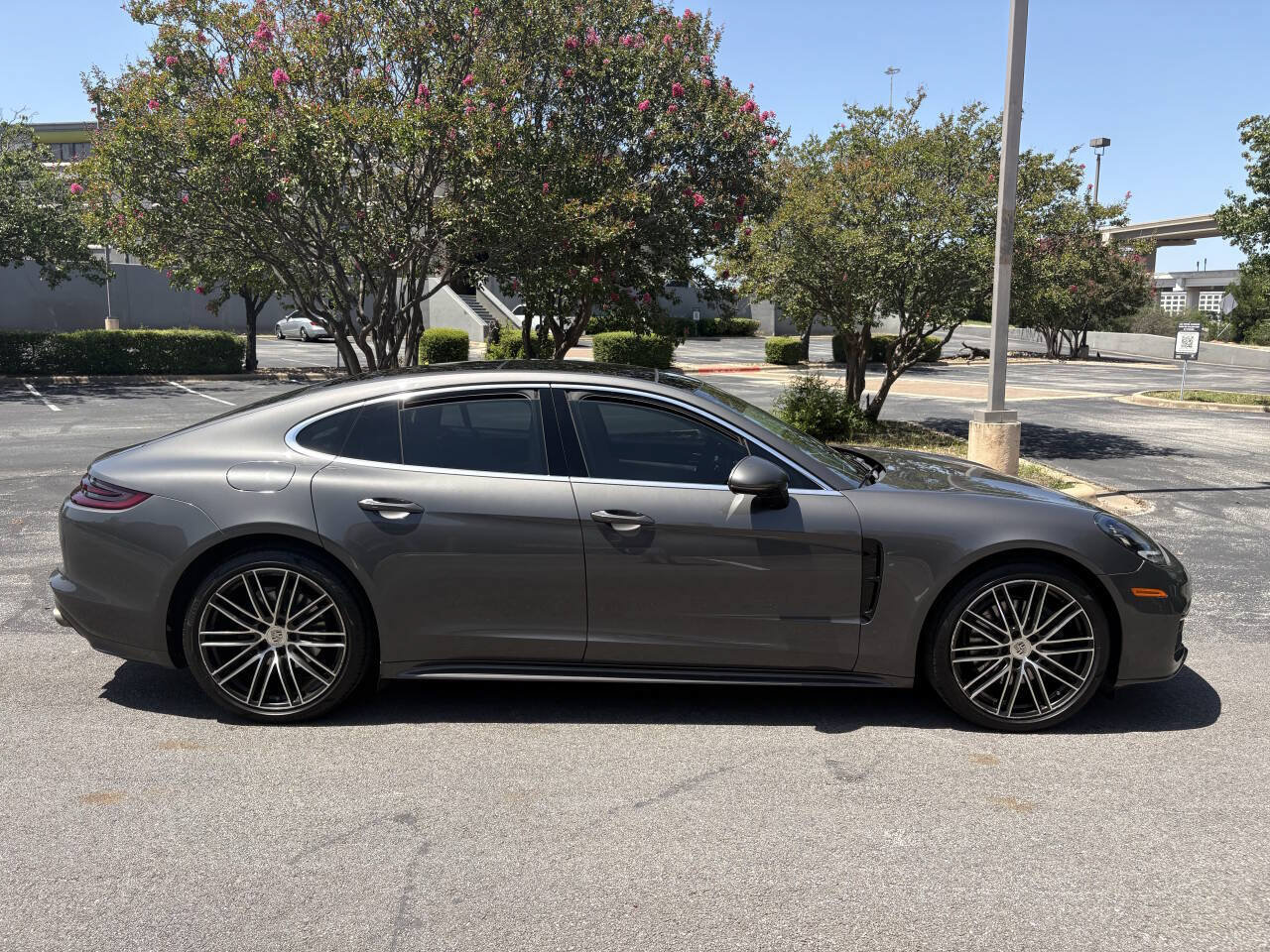 Used 2017 Porsche Panamera 4S AWD/4WD image 3