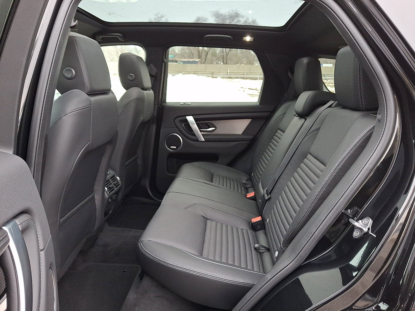 New 2026 Land Rover Discovery Sport Landmark image 5