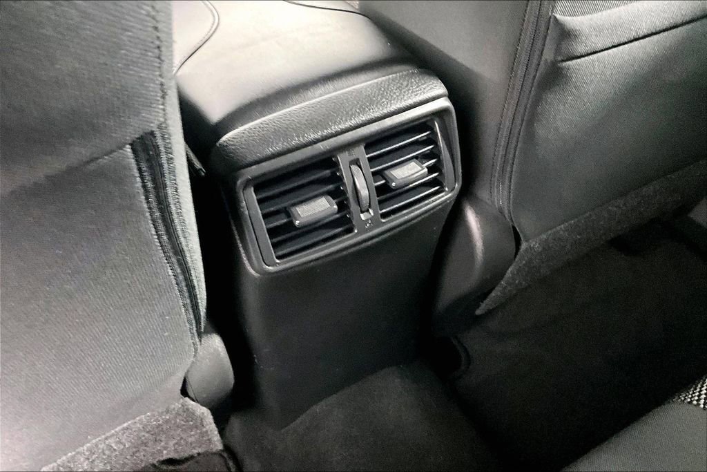 Used 2019 Nissan Rogue Sport SV w/ Technology Package FWD image 34