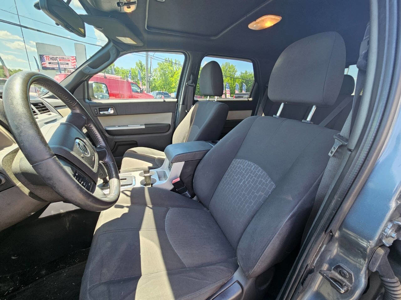 Used 2010 Mercury Mariner 2WD image 3