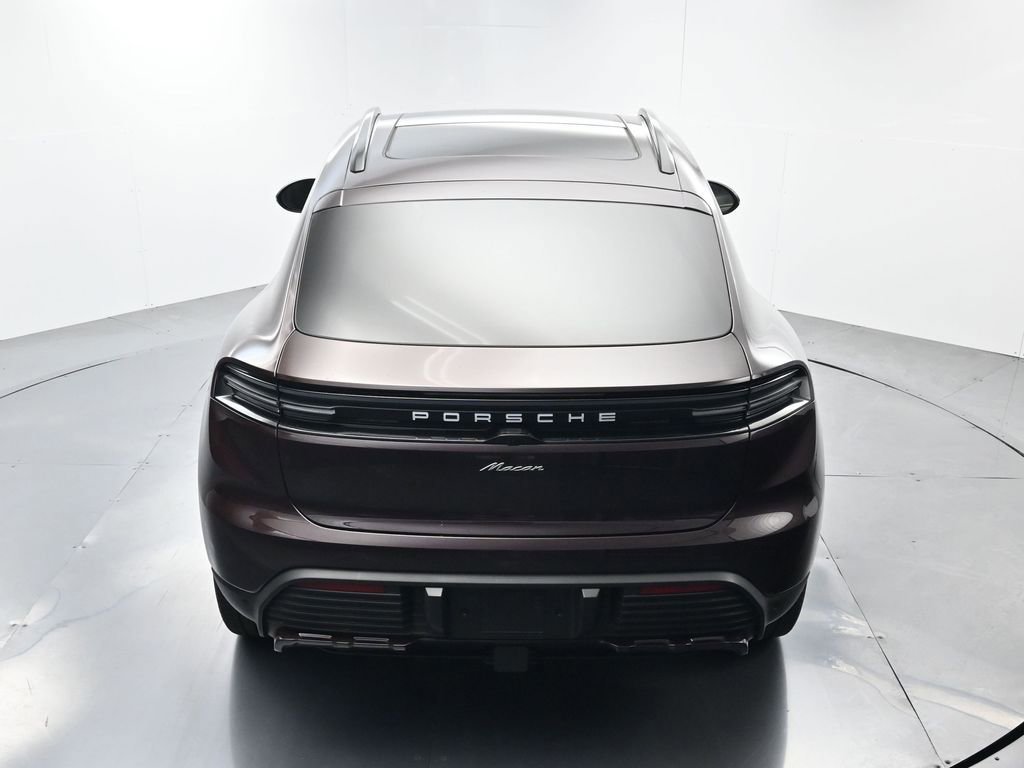 Certified 2025 Porsche Macan Electric image 37