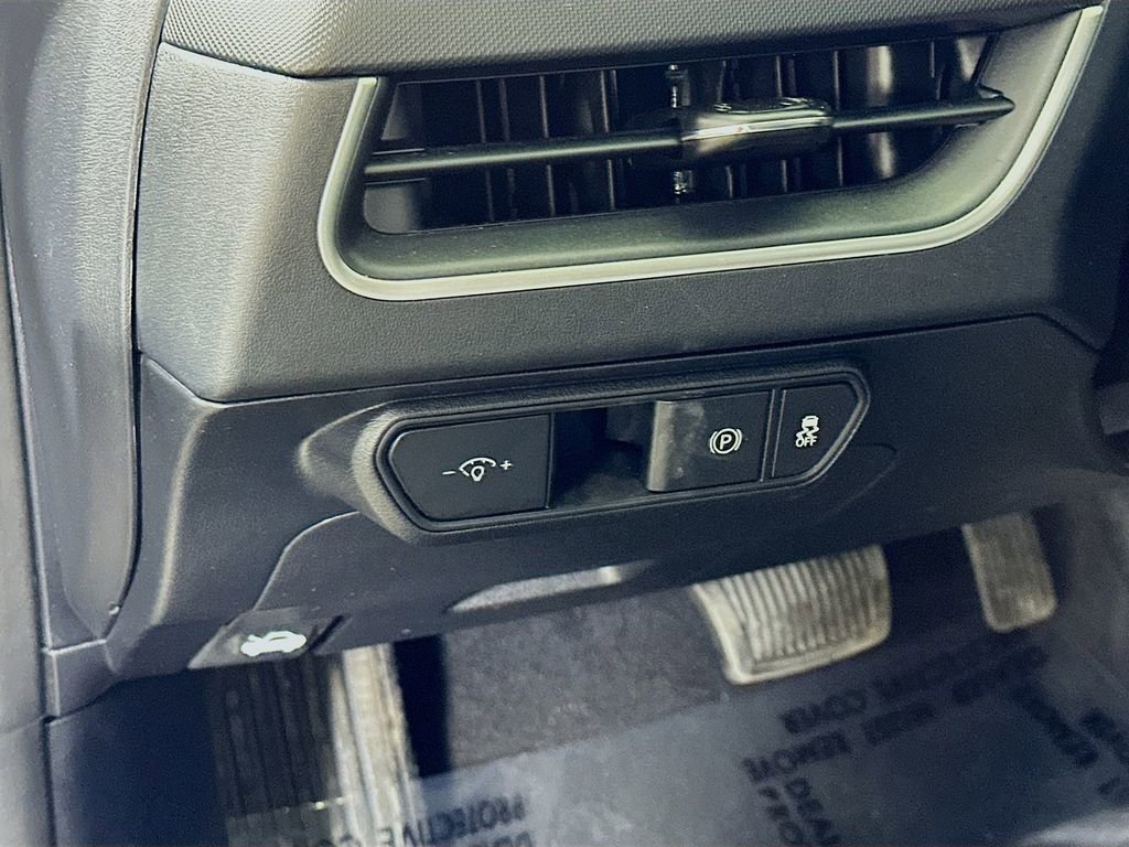 Used 2025 Kia K4 LXS image 17