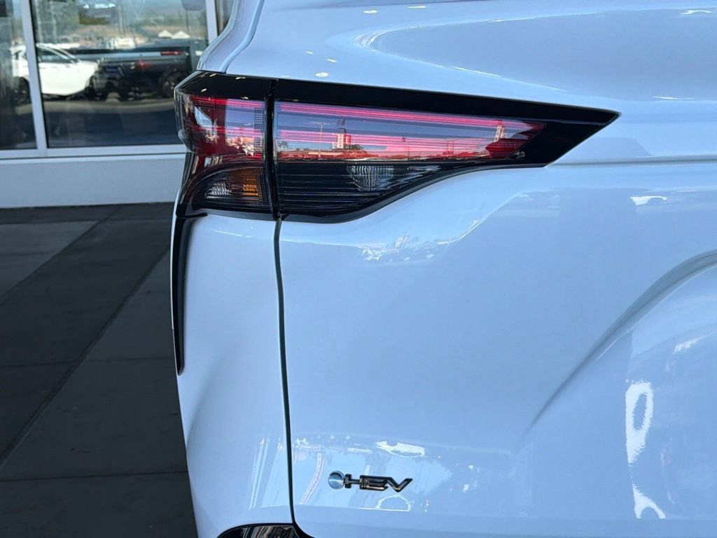New 2026 Toyota Sienna XSE FWD image 10