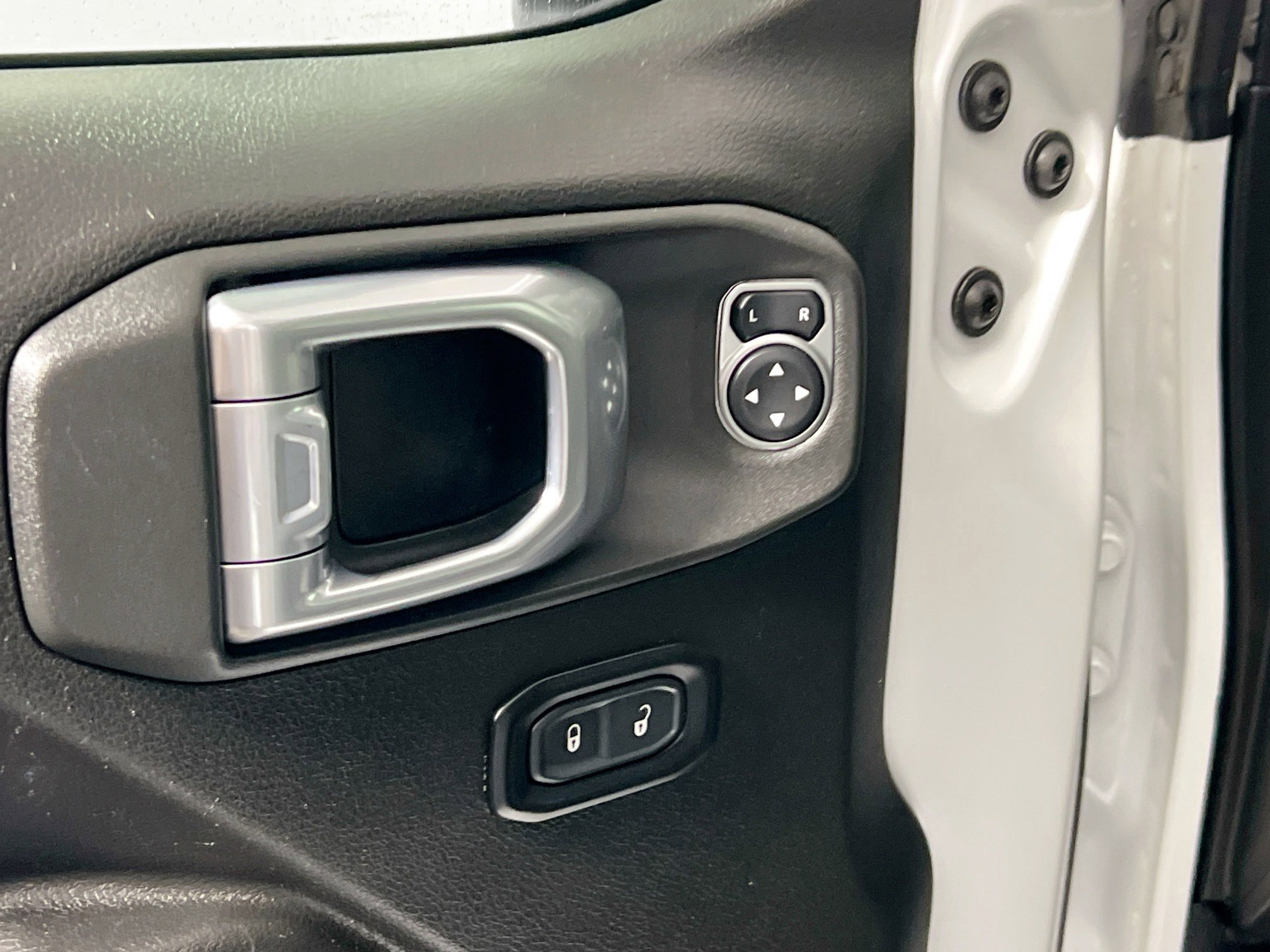 Used 2024 Jeep Wrangler Sport S AWD/4WD image 15