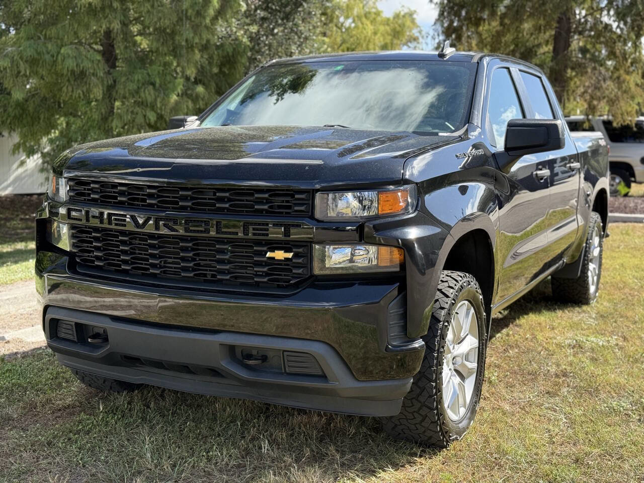 Used 2021 Chevrolet Silverado 1500 Custom image 3
