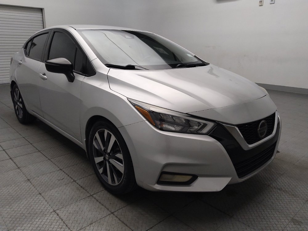 Used 2020 Nissan Versa SR FWD image 13