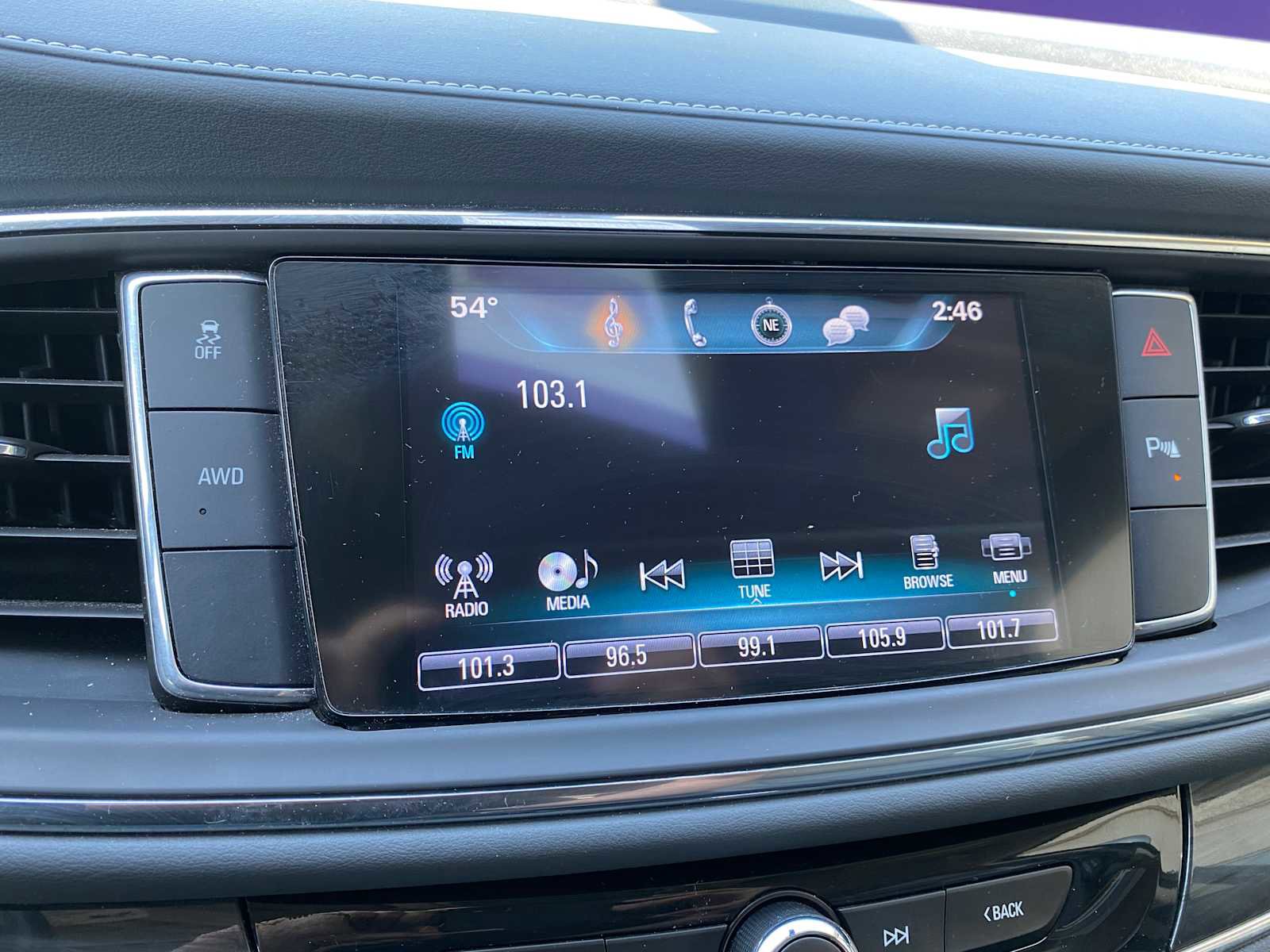 Used 2018 Buick Enclave Essence AWD/4WD image 22