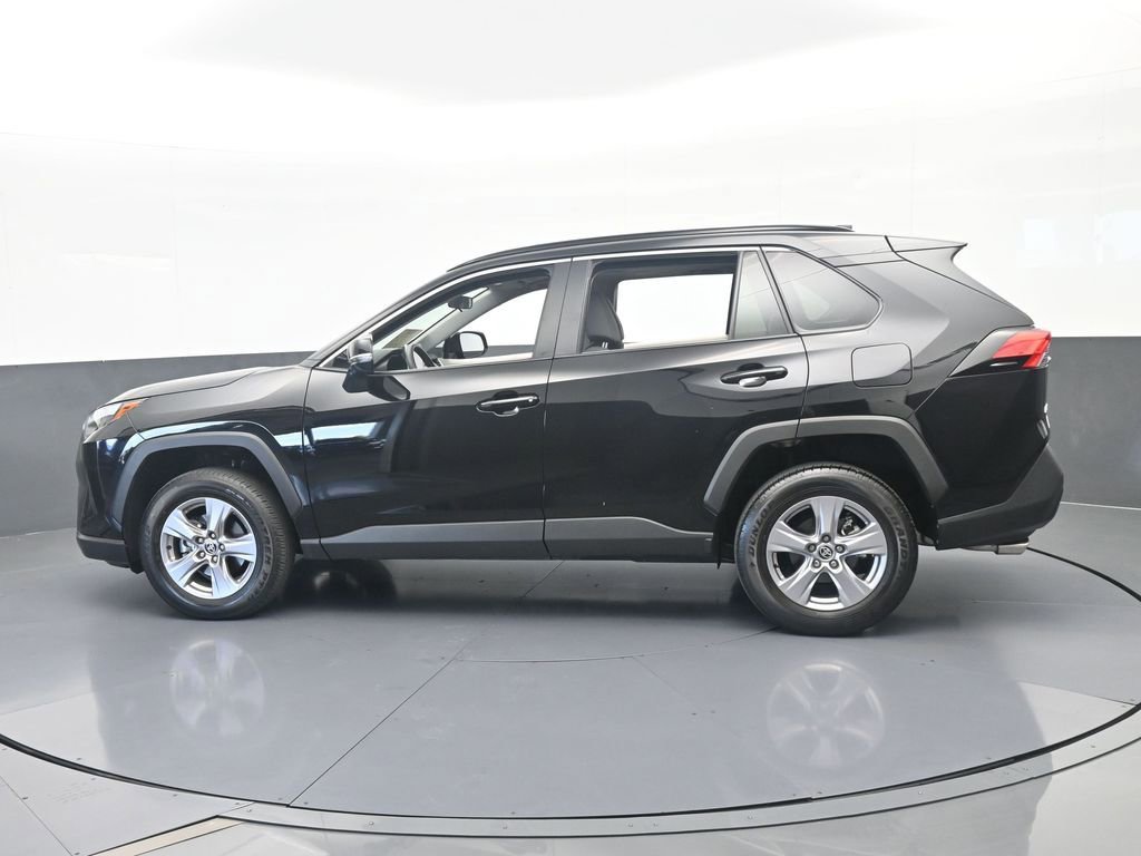 Used 2025 Toyota RAV4 XLE w/ Convenience Package FWD image 3