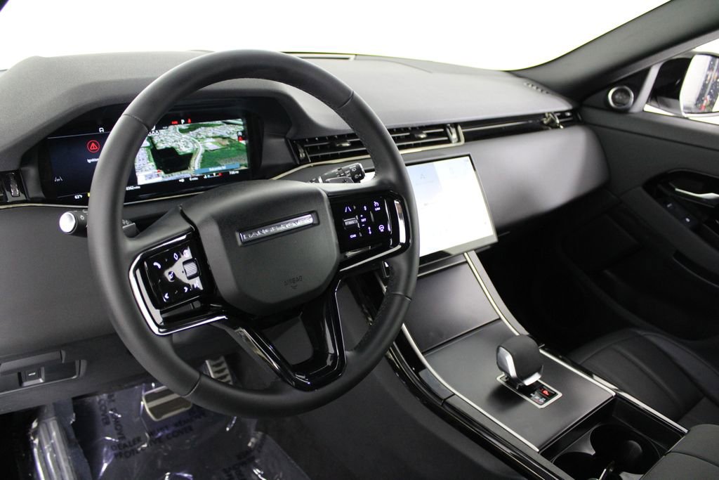 Used 2026 Land Rover Range Rover Evoque Dynamic SE image 17