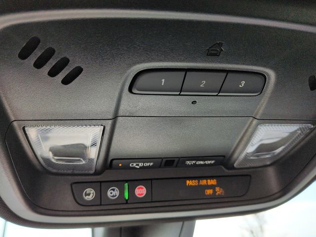 Used 2023 Chevrolet Traverse LT image 24