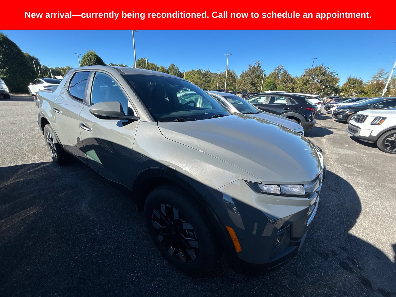 Used 2025 Hyundai Santa Cruz SE AWD/4WD image 16