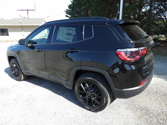 New 2026 Jeep Compass Latitude AWD/4WD image 3