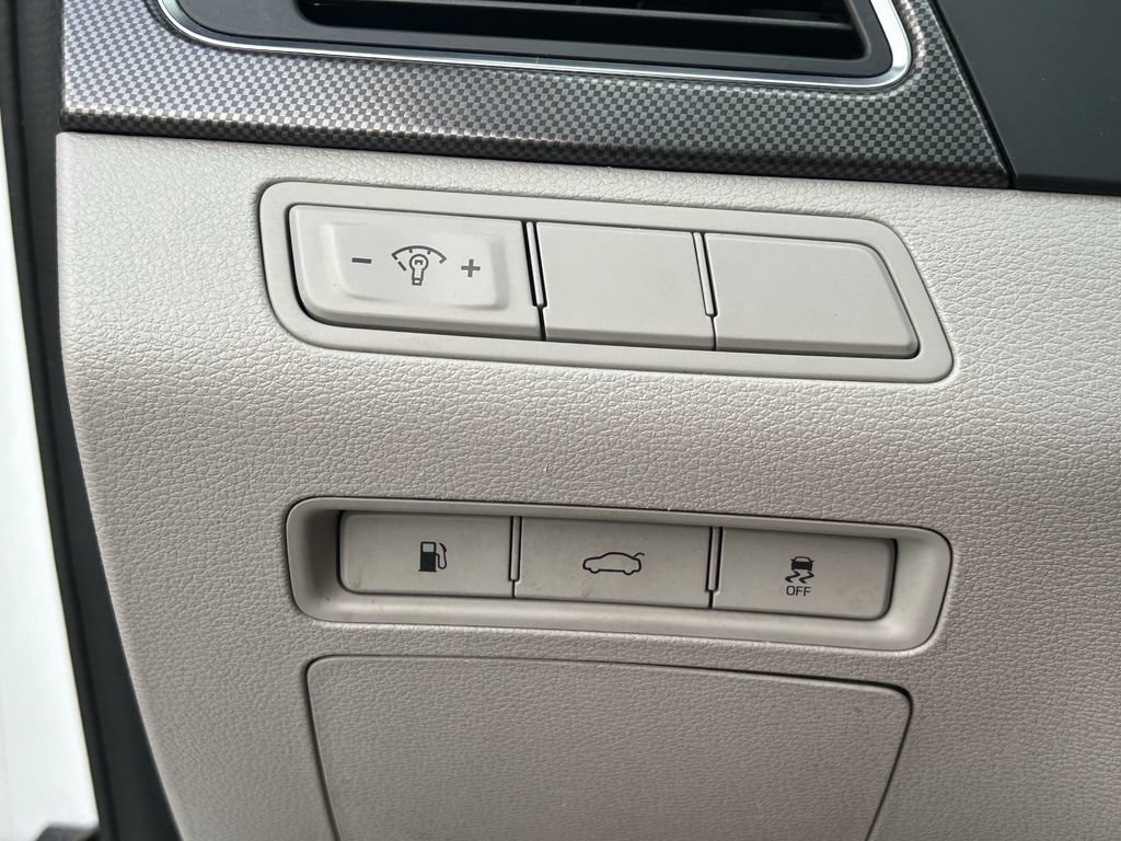 Used 2017 Hyundai Sonata Sport FWD image 29
