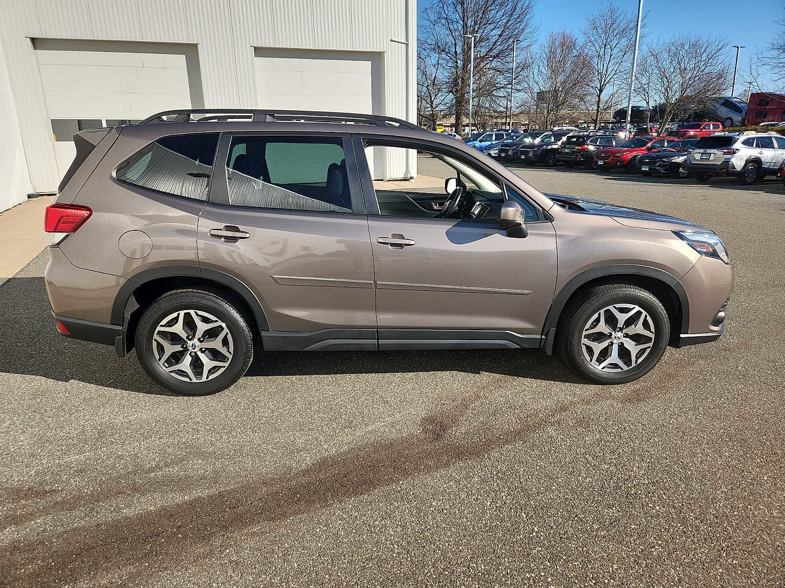 Used 2023 Subaru Forester Premium image 7