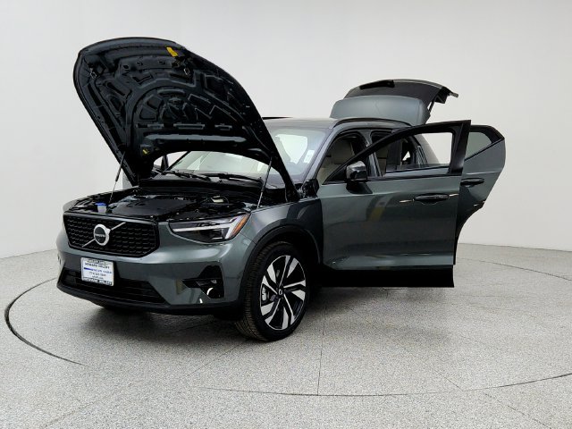 New 2026 Volvo XC40 B5 Ultra w/ Climate Package AWD/4WD image 9