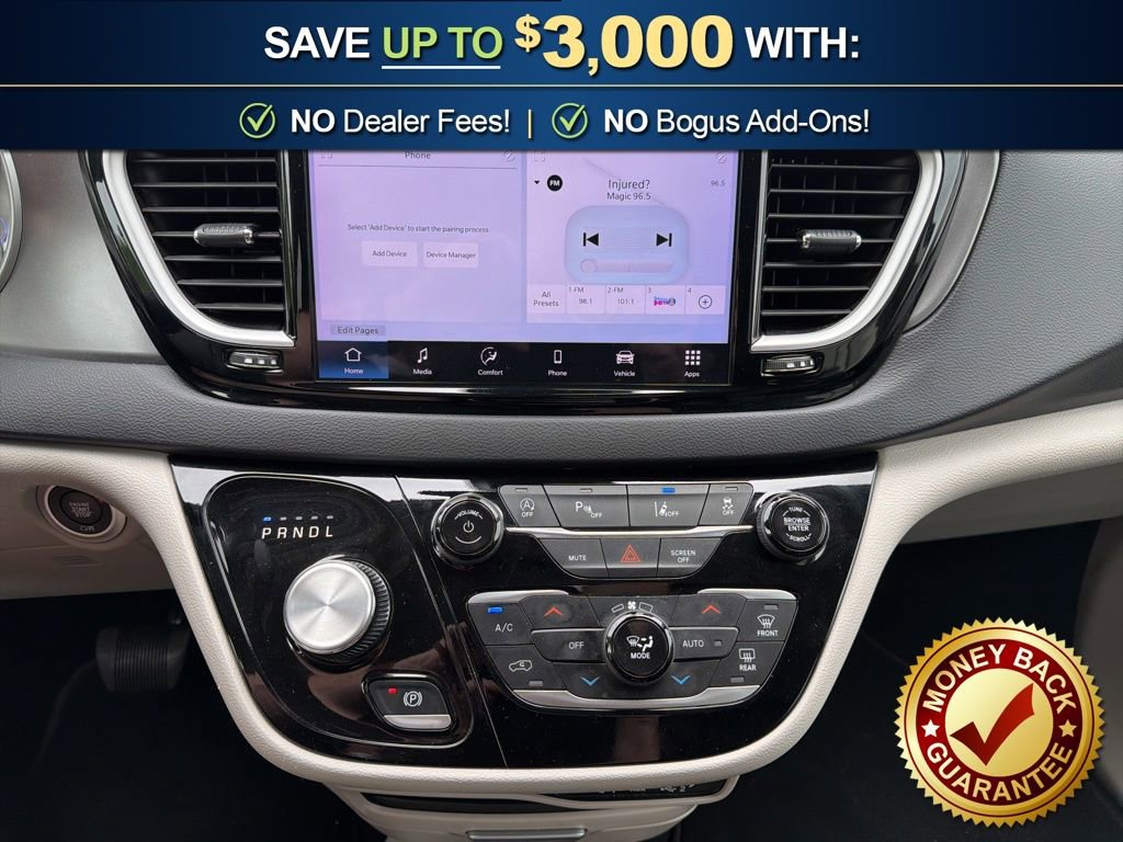 Used 2024 Chrysler Pacifica Touring-L FWD image 25