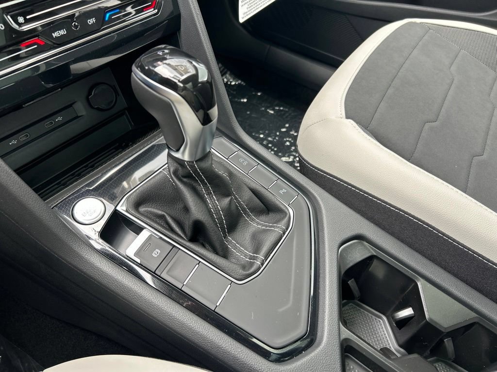 New 2026 Volkswagen Taos SE w/ Panoramic Sunroof Package FWD image 37