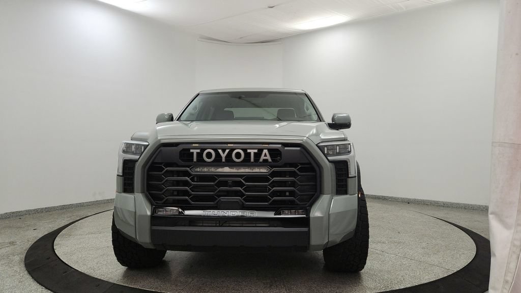 Used 2024 Toyota Tundra Limited AWD/4WD image 8