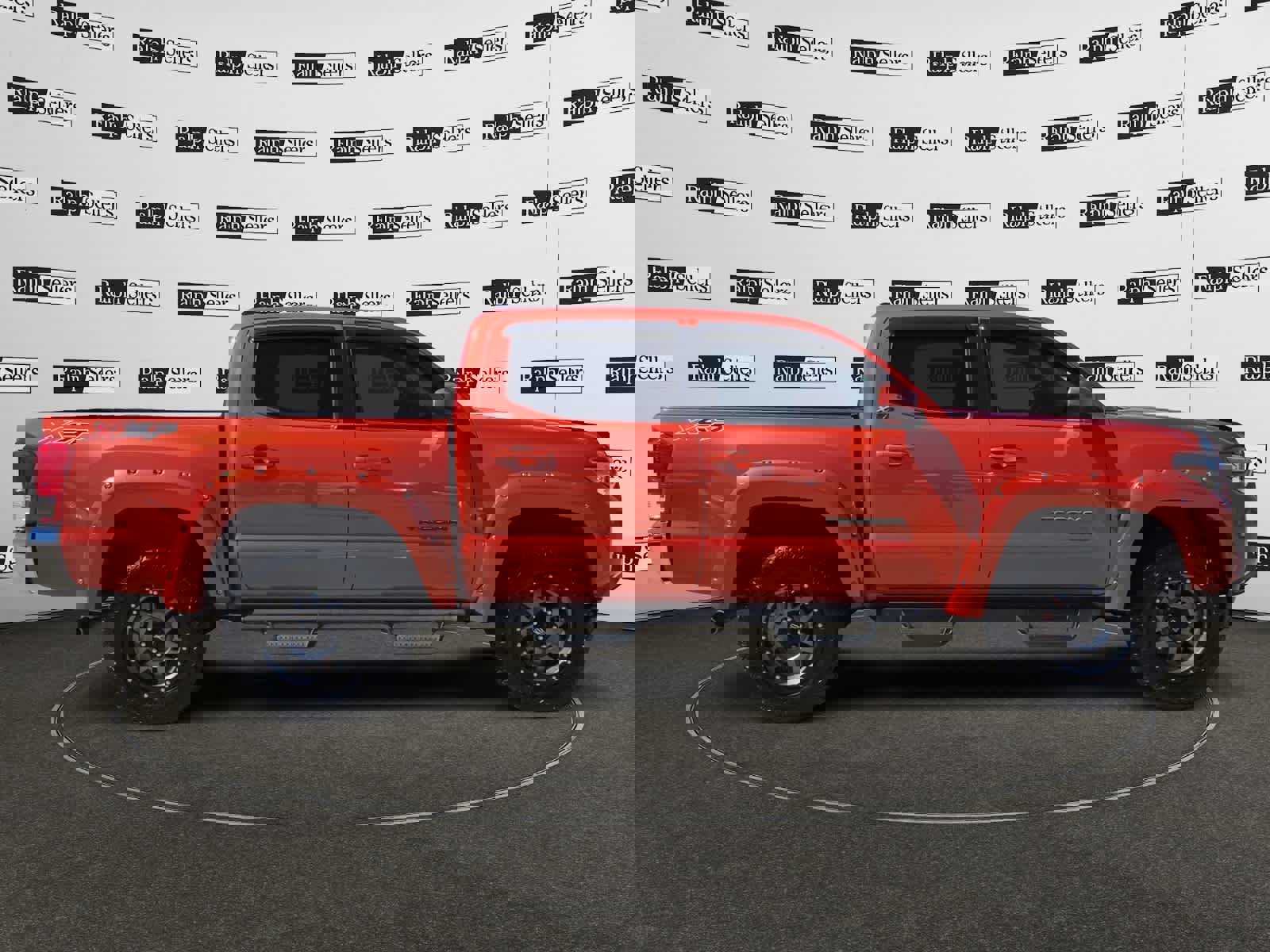 Used 2017 Toyota Tacoma SR5 w/ Tow Package image 7