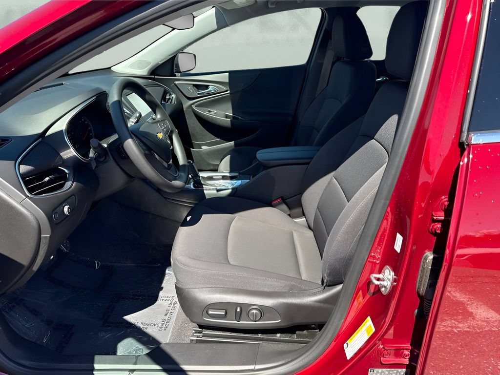 Used 2017 Chevrolet Malibu LT FWD image 5