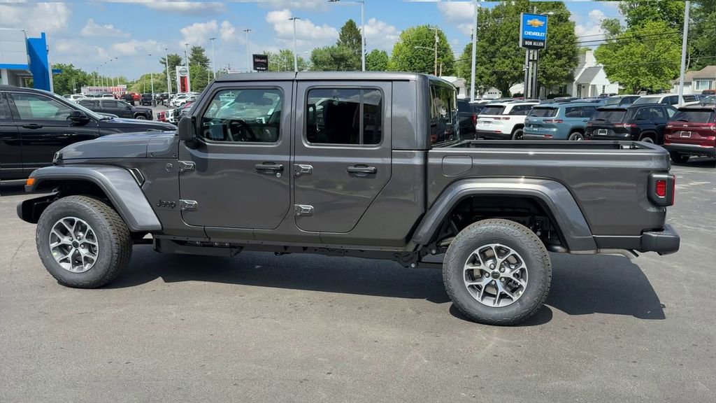 New 2026 Jeep Gladiator Sport AWD/4WD image 4