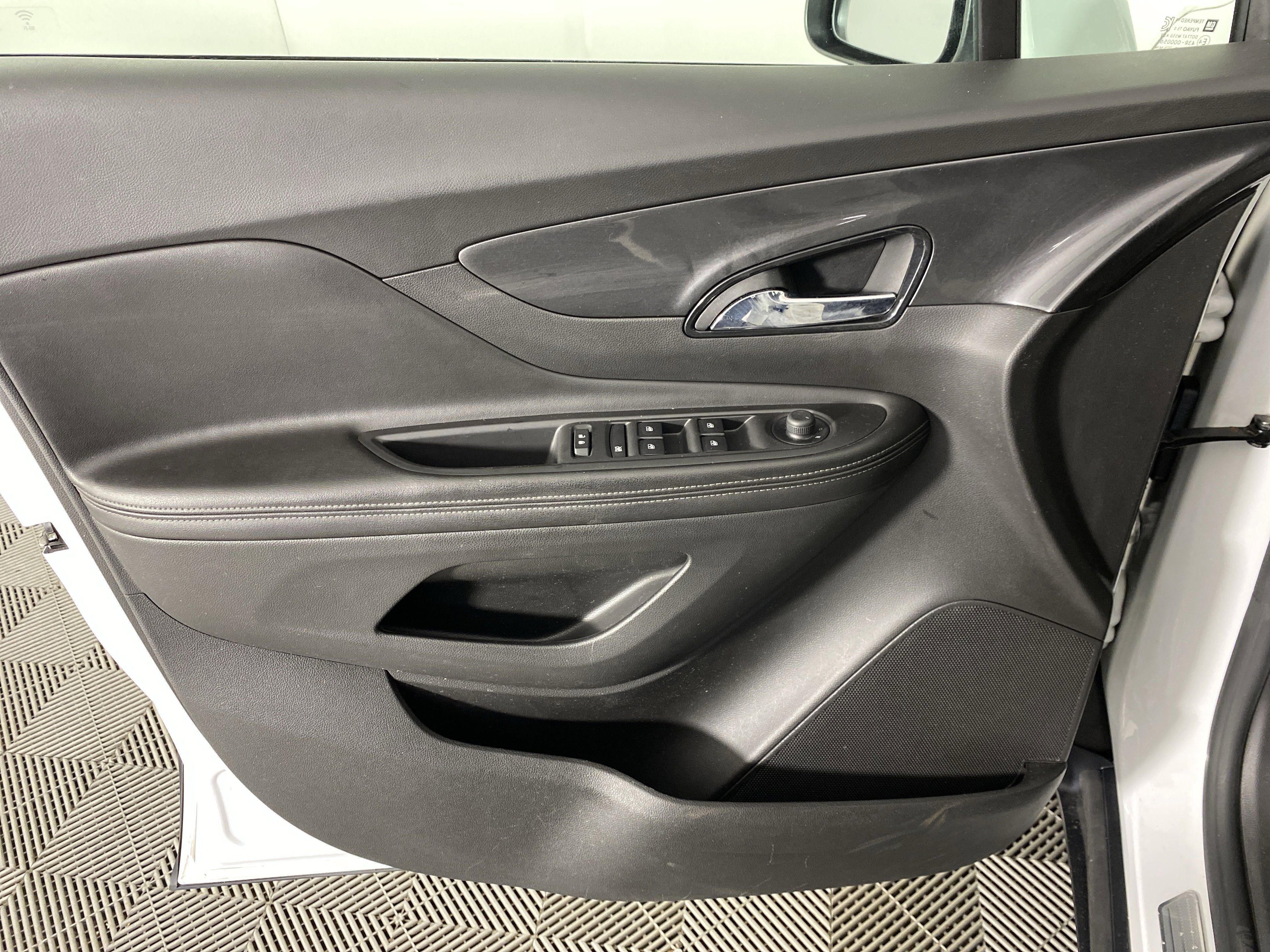 Used 2018 Buick Encore Preferred image 13